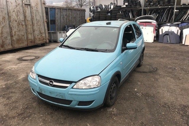 Автомобиль в разборе: Opel Corsa C 2000-2006