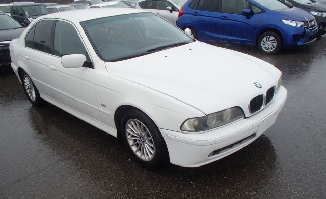 Разбор BMW e39 525i m54b25 alpinweiss 3 (300)