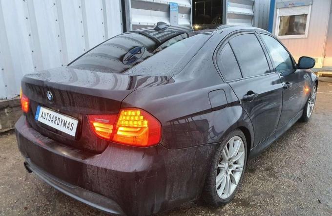 Bmw E90 2010 г по запчастям