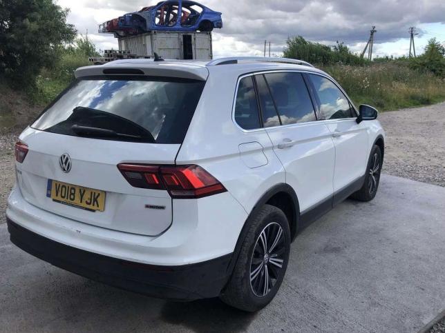 Volkswagen Tiguan 2 5Na 2018 г по запчастям