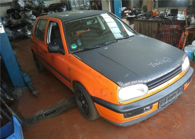 Разбор Volkswagen Golf 3 1997 Запчасти Капот Фары