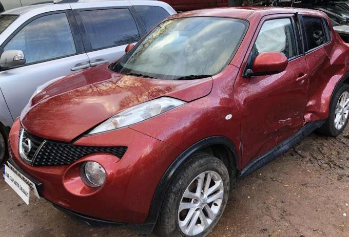 Nissan Juke 2013 г по запчастям