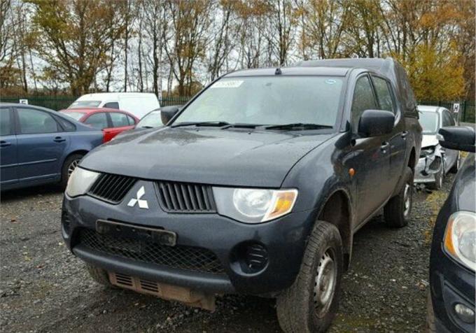 Разбор на запчасти Mitsubishi L200