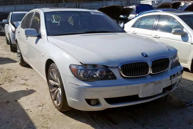 В разборе BMW 7 E65 2001