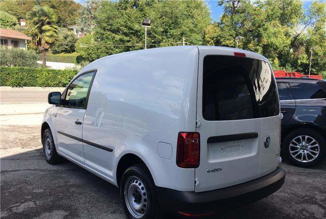 Volkswagen Caddy 2016г. на запчасти