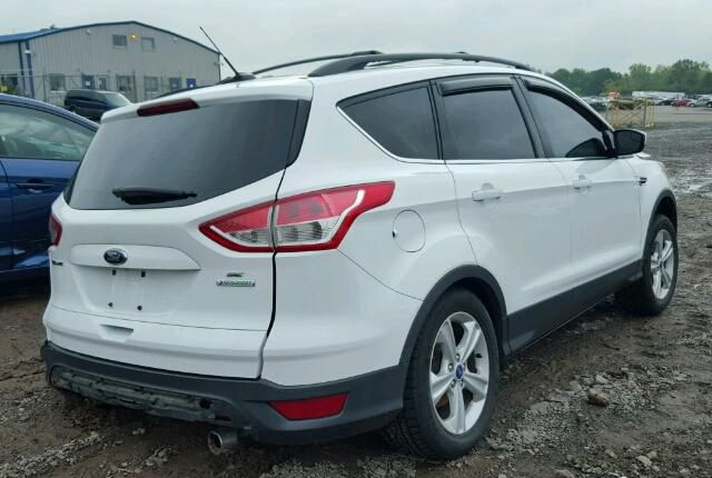 Разбор на запчасти Ford Escape