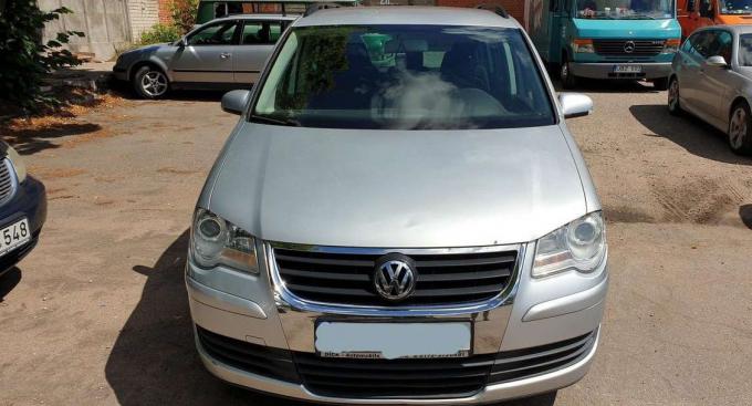 Volkswagen Touran 2008г на запчасти