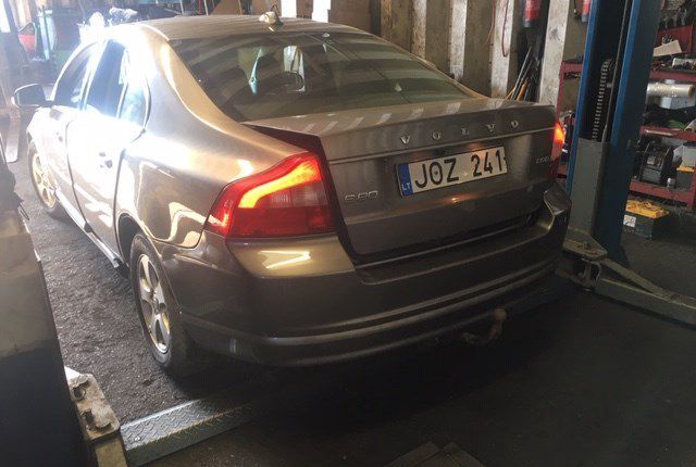 Разбор на запчасти Volvo S80