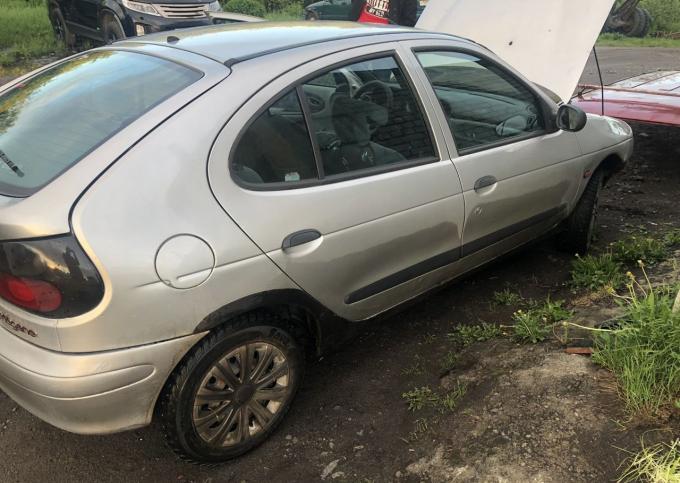 Renault Megane 1 1,6 в разборе