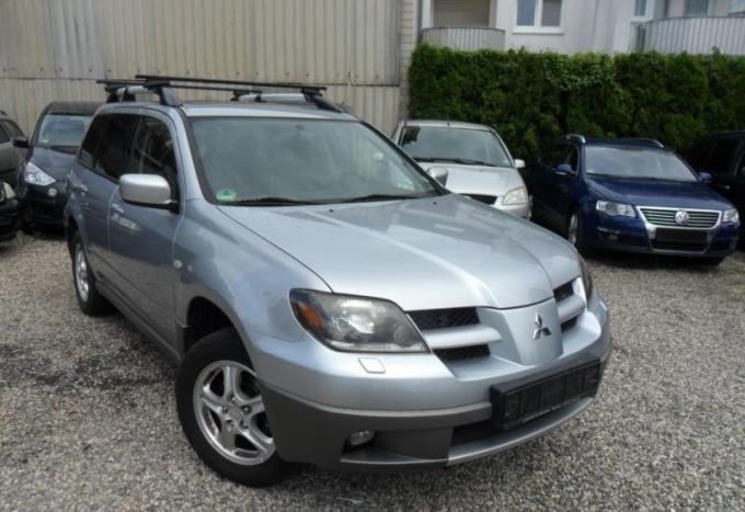 Mitsubishi Outlander 2003г, на запчасти