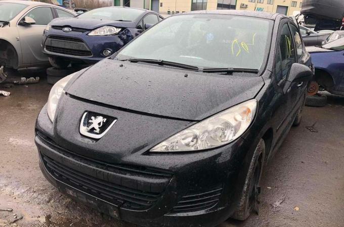 Peugeot 207 1.4 HDI 2011 г по запчастям