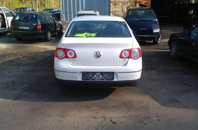 Volkswagen Passat B5+ 2004 г на запчасти