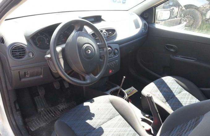 Renault Clio 2008 г по запчастям