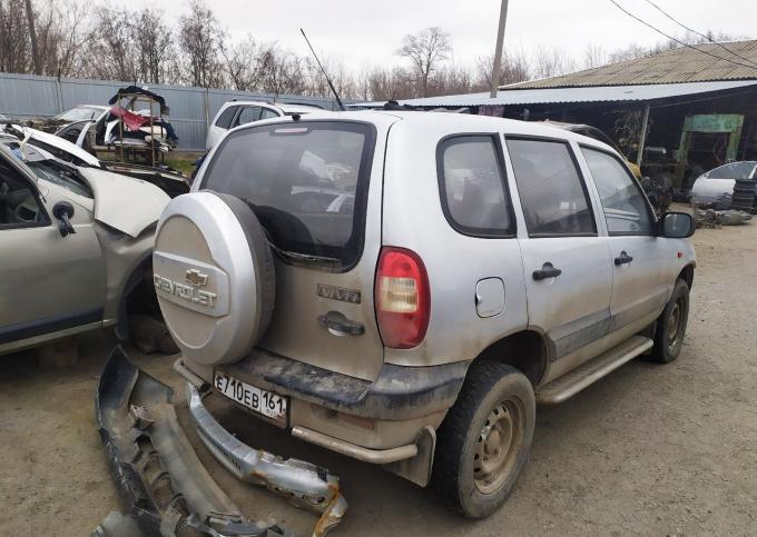 Нива шевроле Chevrolet в разборе