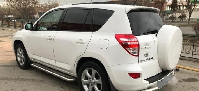 Продам по деталям Toyota RAV 4 2011