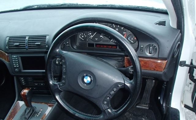 Разбор BMW e39 525i m54b25 alpinweiss 3 (300)