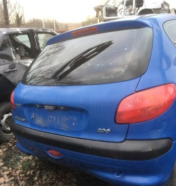 Peugeot 206 в разборе по запчастям есть все