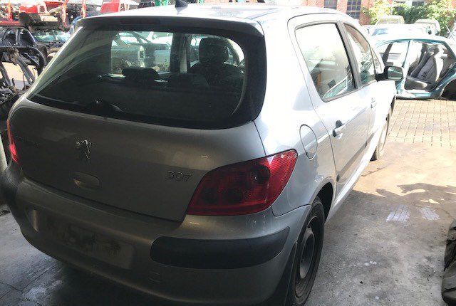 Разбор на запчасти Peugeot 307