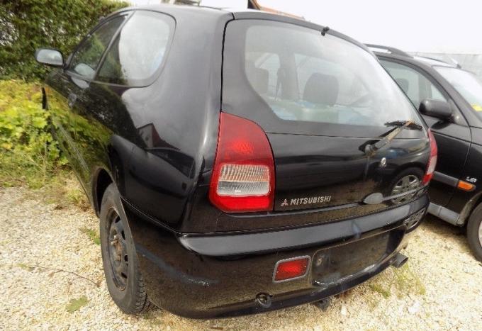 Mitsubishi Colt 1999г. на запчасти