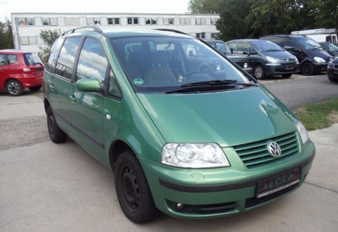 Volkswagen Sharan 2003 г на запчасти