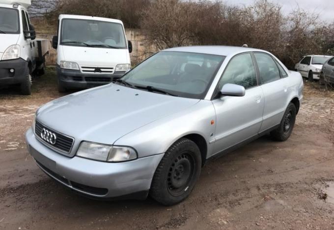 Audi A4 B5 1997 г. на запчасти