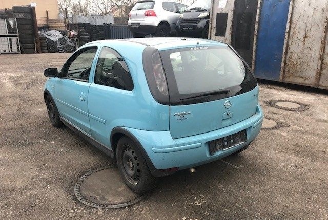 Автомобиль в разборе: Opel Corsa C 2000-2006