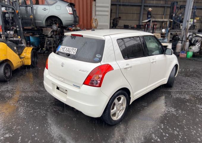 Suzuki Swift III Сфивт 04-11 в разборе без пробега