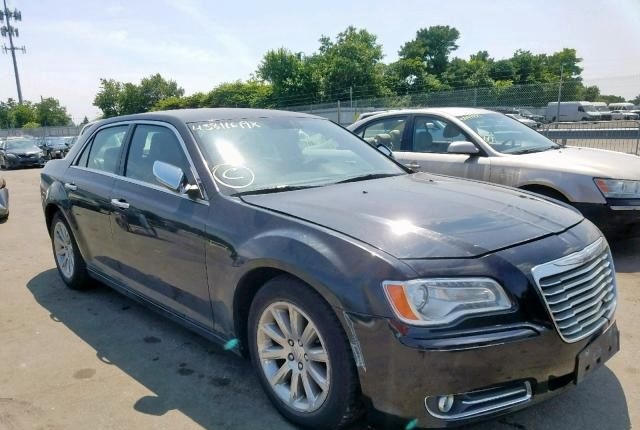 В разборе Chrysler 300C 2013год