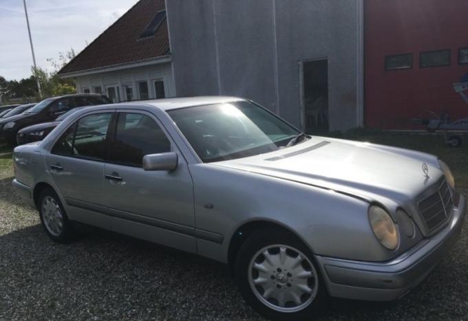 Mercedes-Benz E W210 1999 г, на запчасти