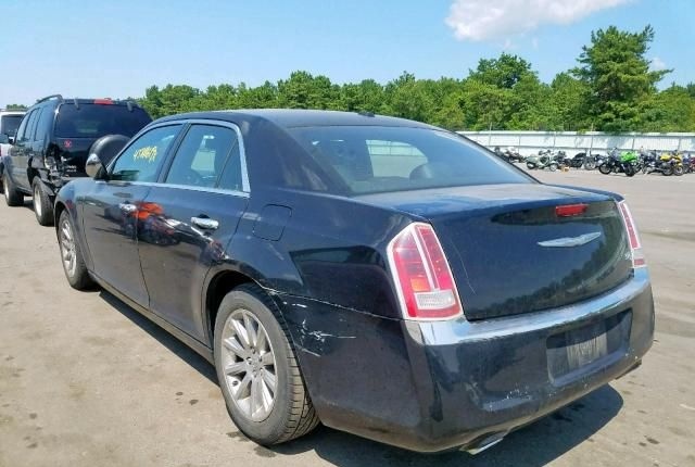 В разборе Chrysler 300C 2013год