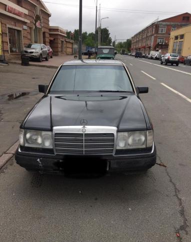 W124 Mercedes на з/ч