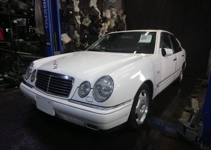 Mercedes E240 W210, в разборе Мерседес Е240