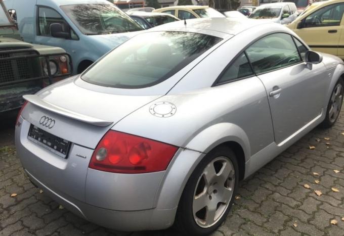 Audi TT 8N 2003г. на запчасти