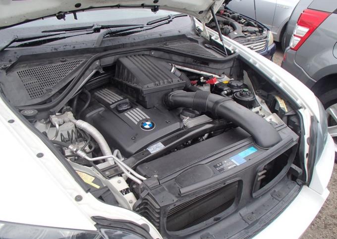 В разборе BMW E70 N52