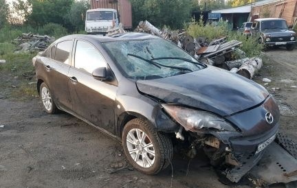 В разборе mazda 3 bl