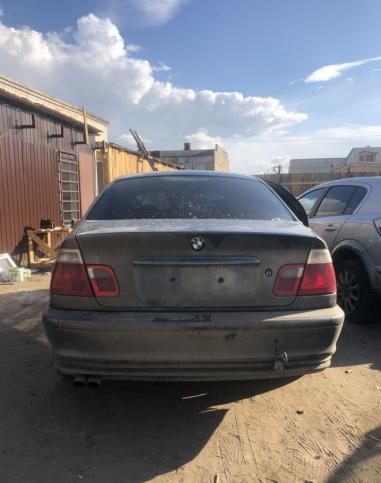 В разборе BMW 320I E46