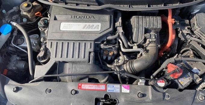 В разборе Honda Civic Hybrid (FD) 2006г