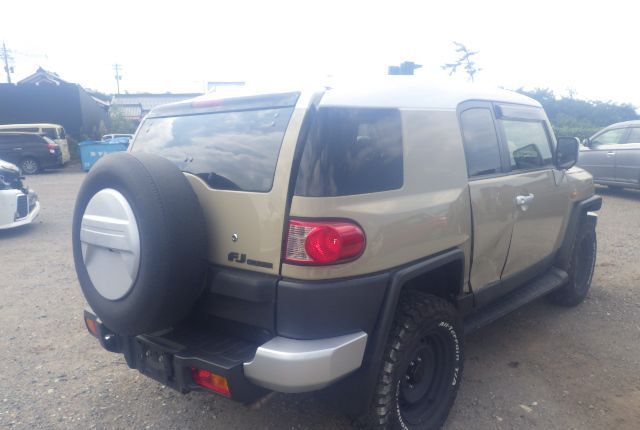 Toyota FJ Cruiser GSJ15W 2012 год