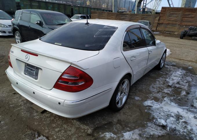 Автомобиль на запчасти Mercedes Benz W211 E320