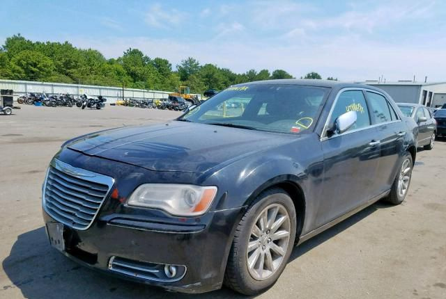 В разборе Chrysler 300C 2013год