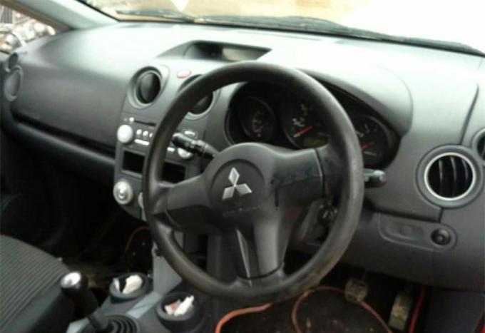 Разобран на запчасти Mitsubishi Colt 2004-2008