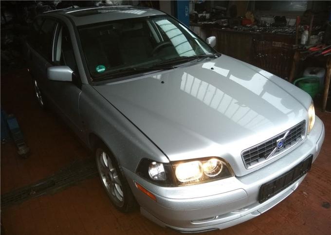 Разбор Volvo S40 / V40 2003 Запчасти Фары Капот