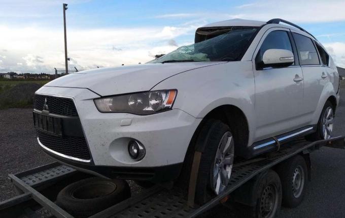 Mitsubishi Outlander 2.4 2011 г на запчасти