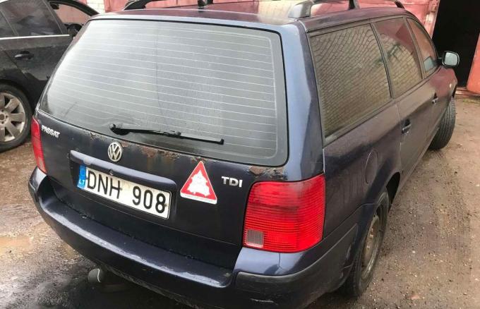 Volkswagen Passat B5 2000 г на запчасти