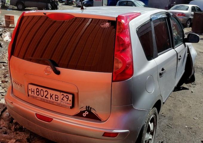 Nissan Note 2008 1.6 АКПП