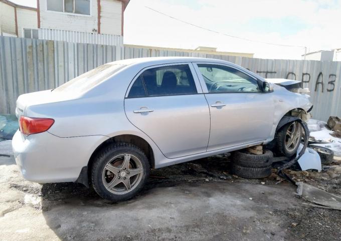 Разбираем Toyota Corolla 150