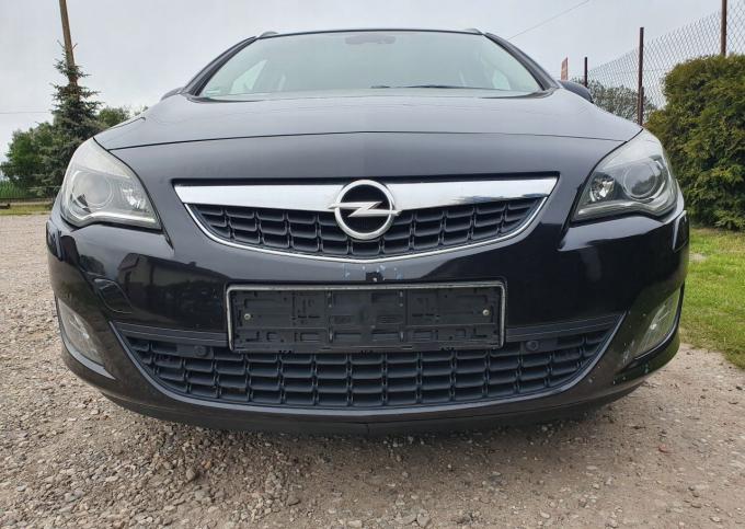 В разборе Opel Astra J