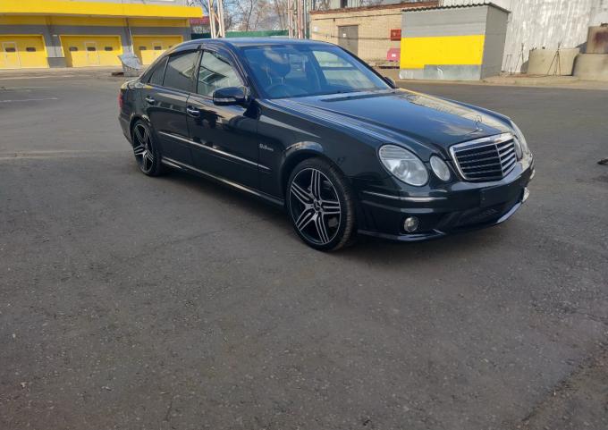 В разборе Мерседес-W211 E500 AMG 2008 год