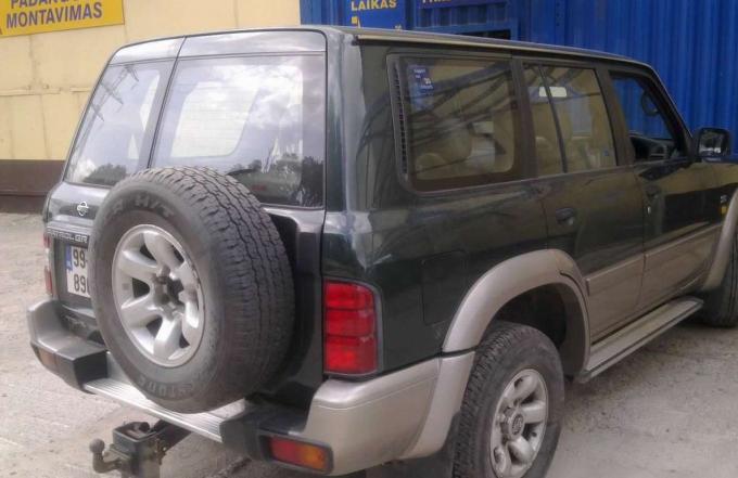 Nissan Patrol Y61 2002 г на запчасти