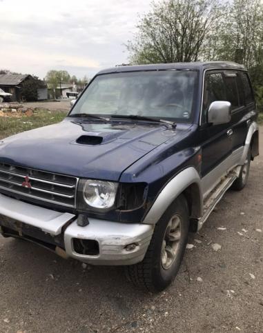 В разборе mitsubishi pajero 2